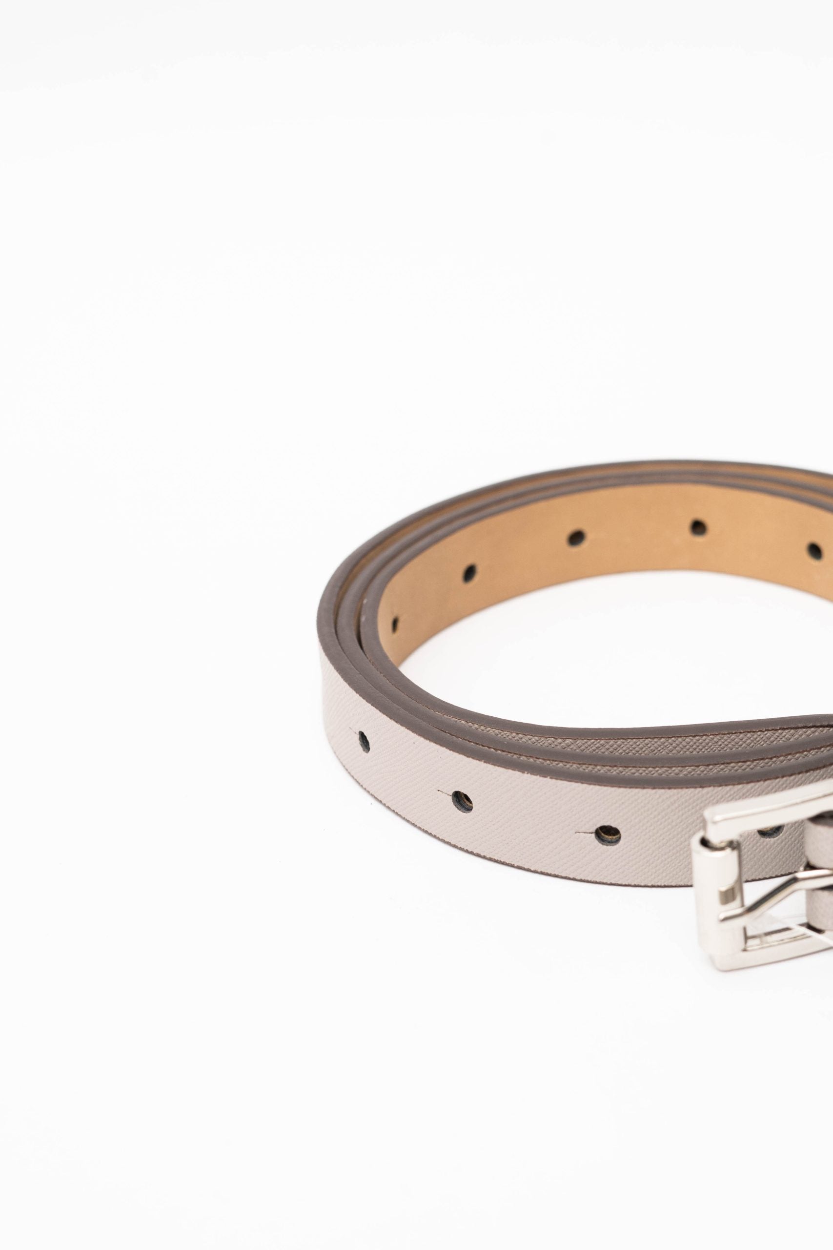 Michael Kors Correa Delgada Mujer Gris